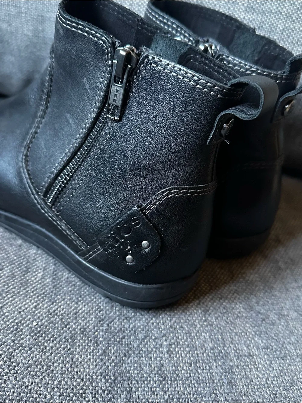 Taos Select Ankle Boot Booties Black Full Grain Leather - Size 6.5